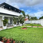 Stylish Escape By Miami International Airport