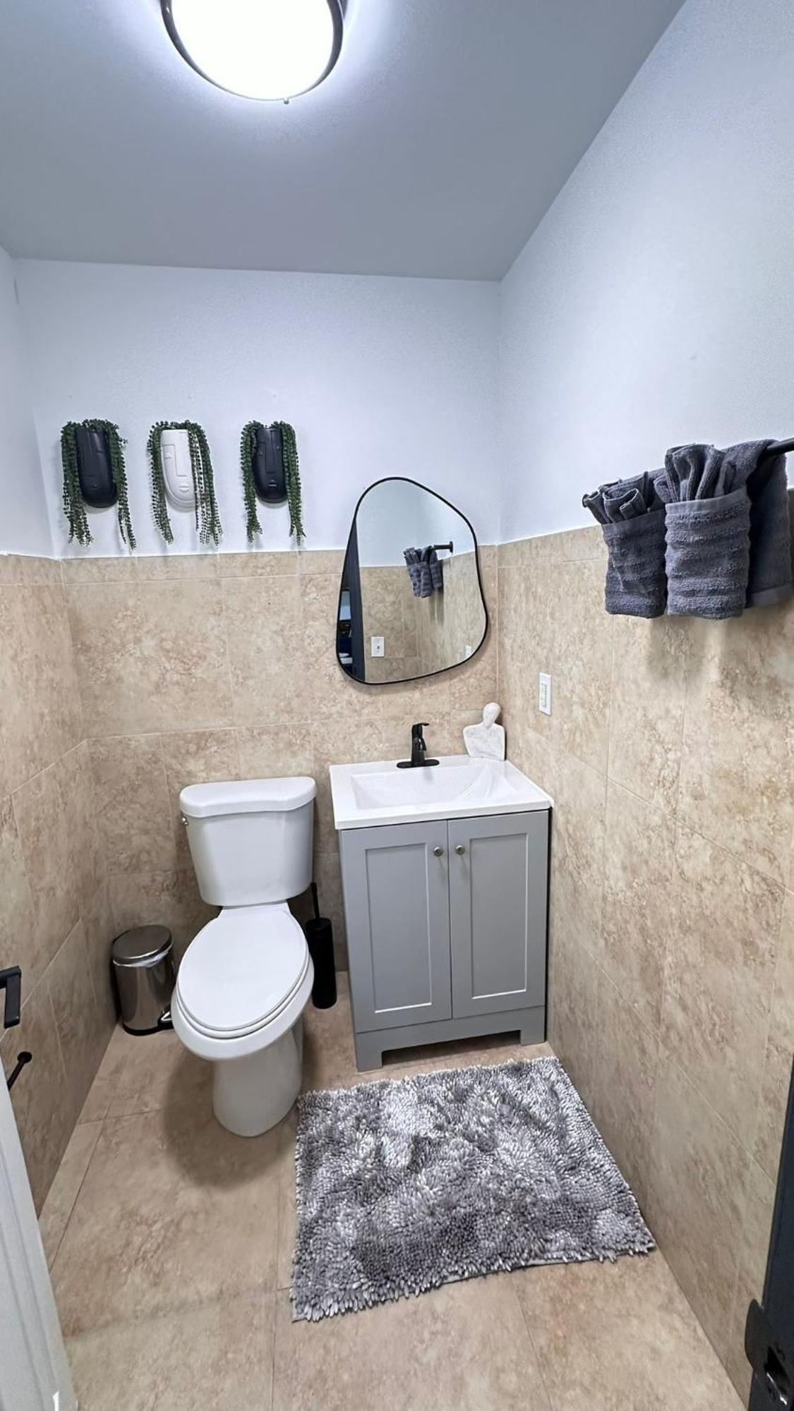 Apartment Stylish Escape By International Airport *